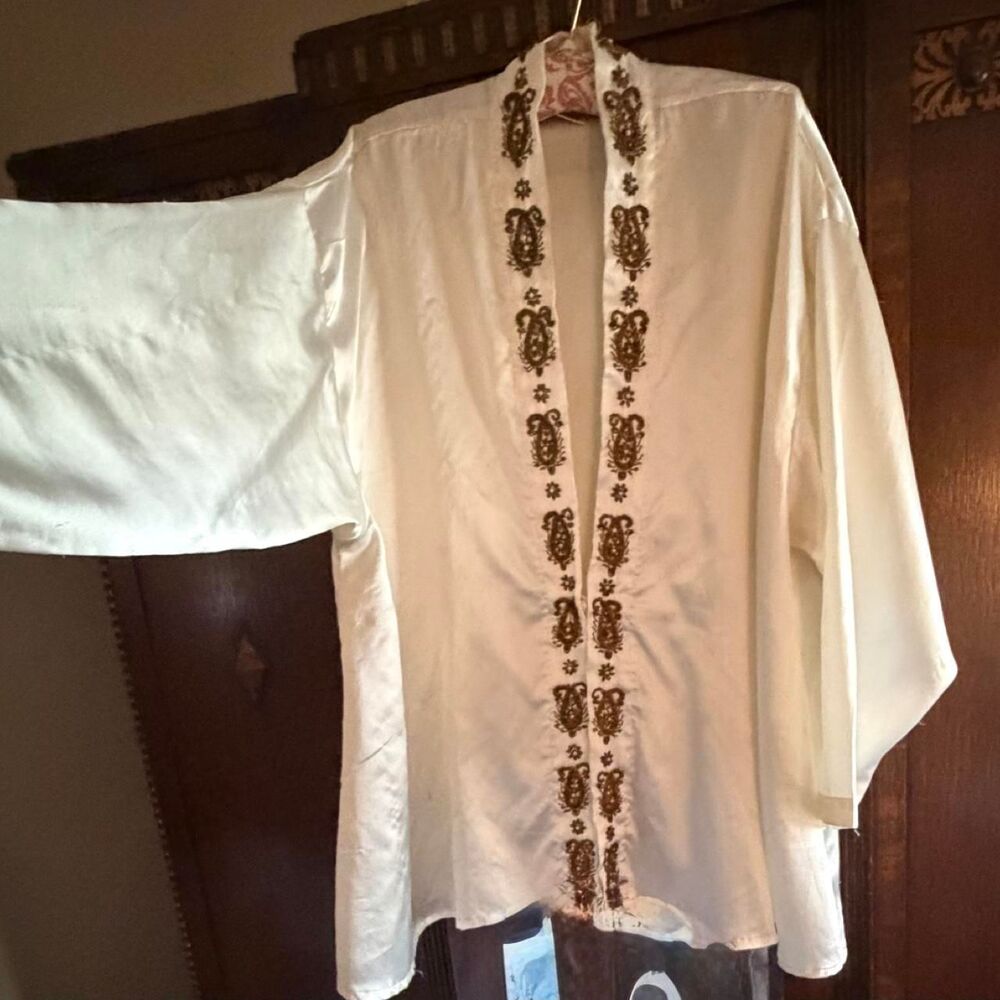 Unbranded Women's White and Cream Robe